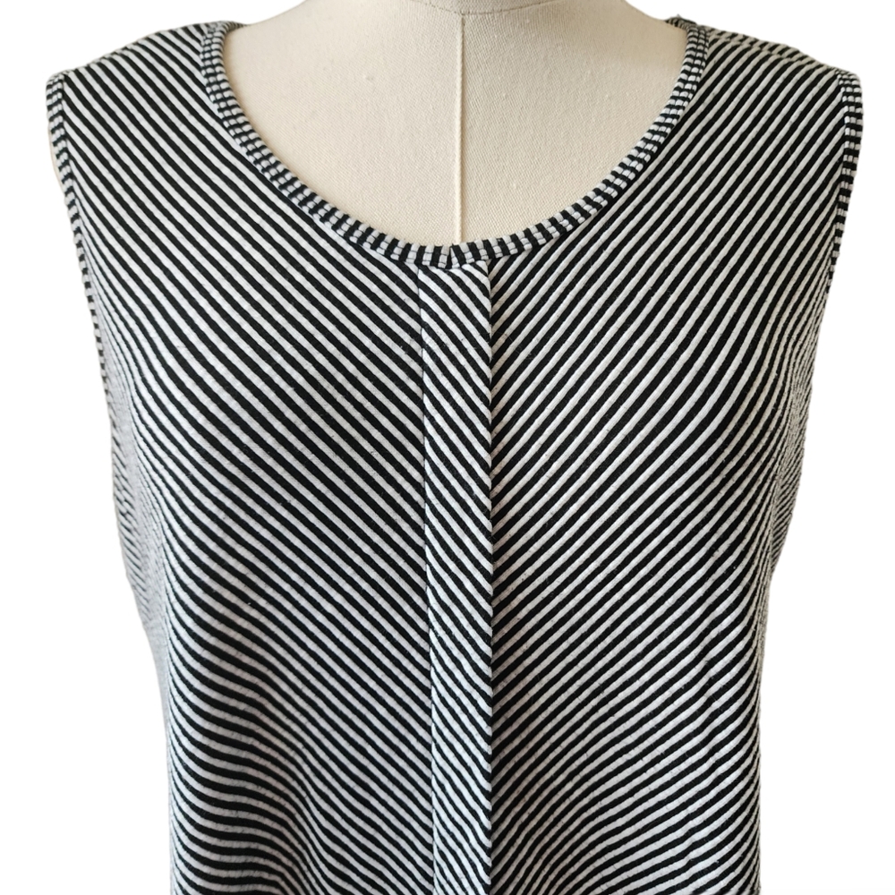 New York Laundry striped tank. Size L nwot
